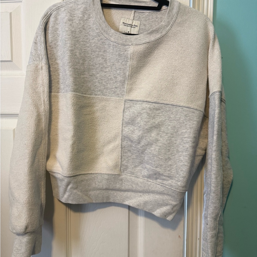 Abercrombie & Fitch Women's Cream and Gray Patchwork Sweater